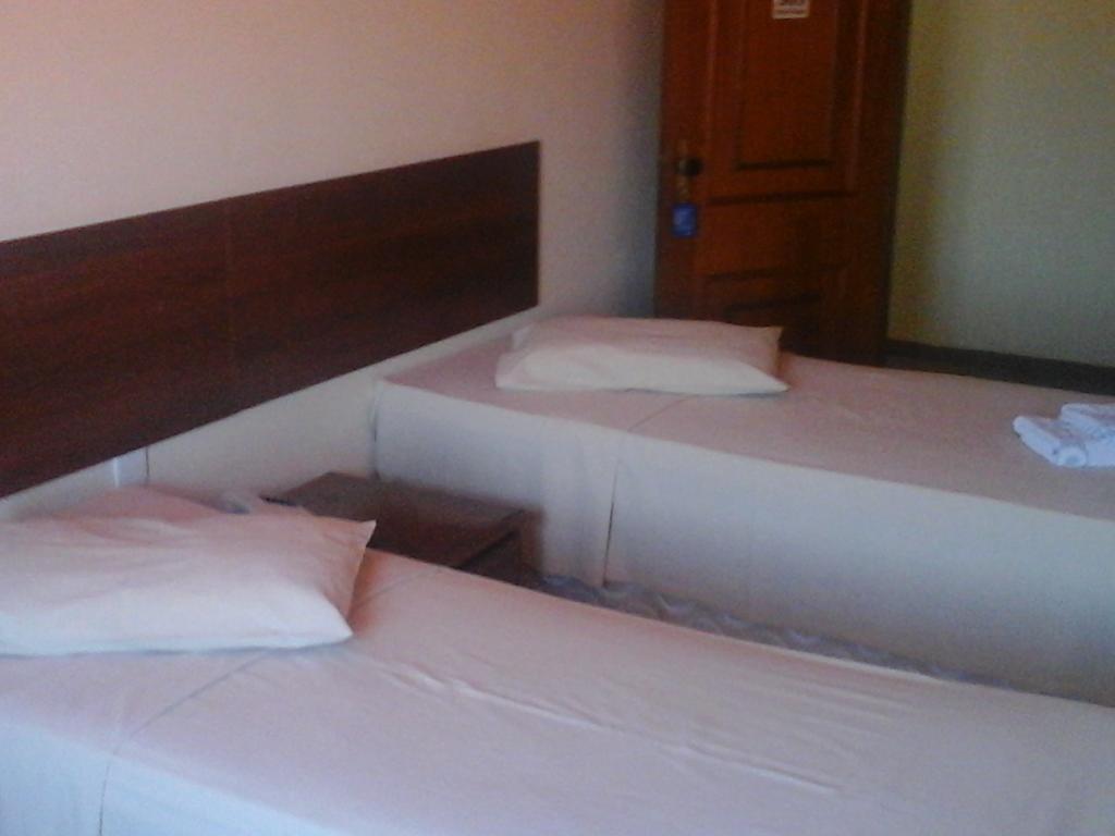 קמפו גרנדה Hotel Paris חדר תמונה